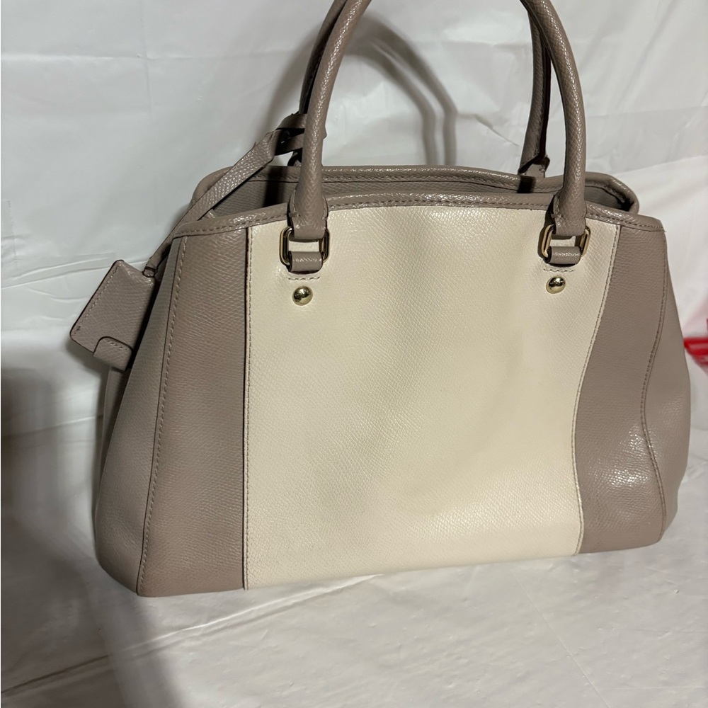 Coach Cream and Tan Leather Handbag - Picture 6 of 15